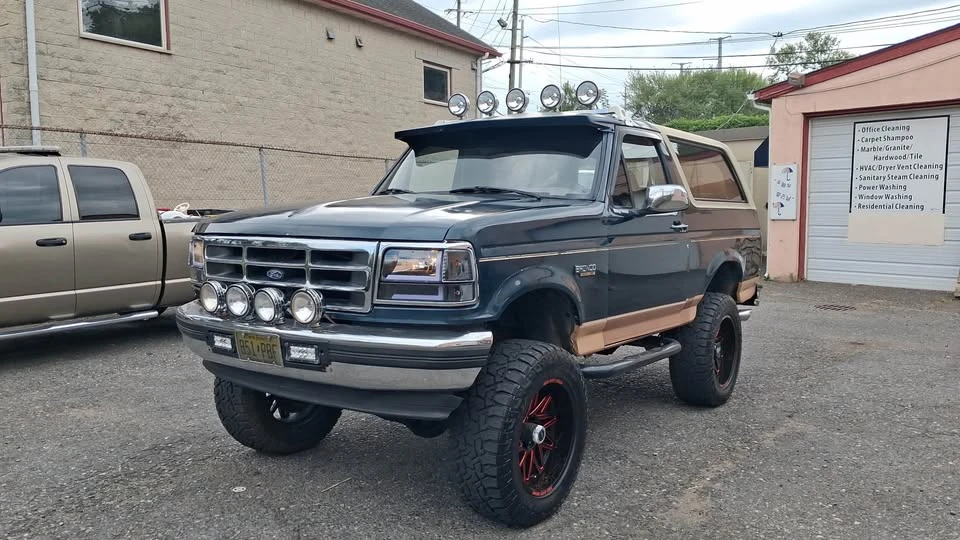 1995 Ford Bronco 5th Gen - Image 2 of 13