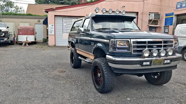 1995 Ford Bronco Sport Utility 2D