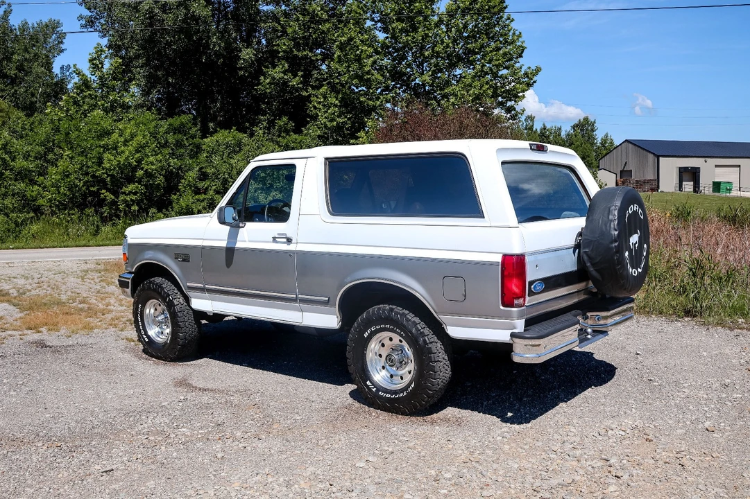 1995 Ford Bronco 5th Gen - Image 3 of 18