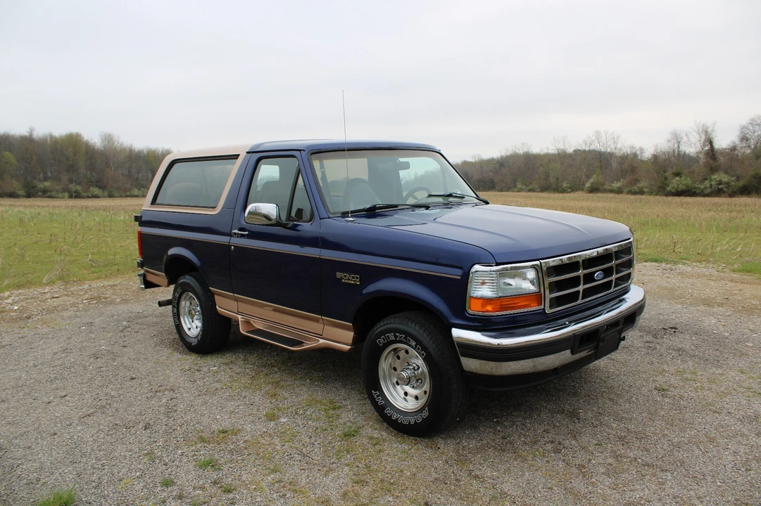 1995 Ford Bronco 5th Gen - Image 2 of 16