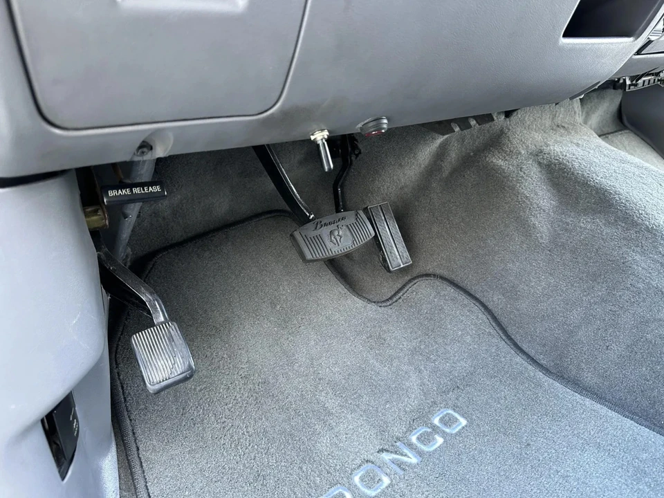 1995 Ford Bronco 5th Gen - Image 13 of 21