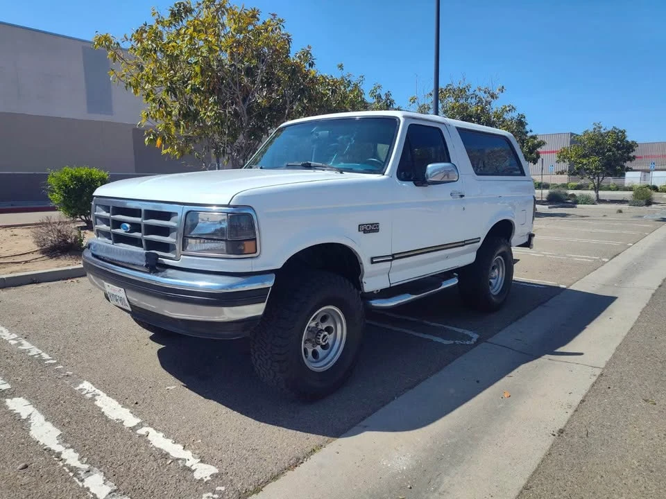 1995 Ford Bronco 5th Gen - Image 2 of 9