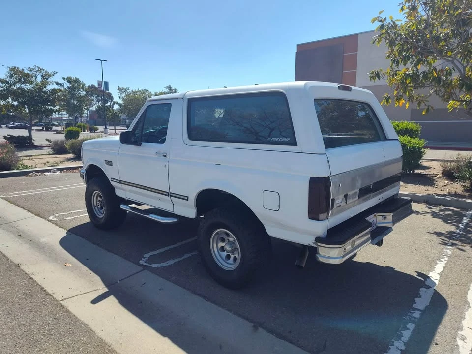1995 Ford Bronco 5th Gen - Image 4 of 9