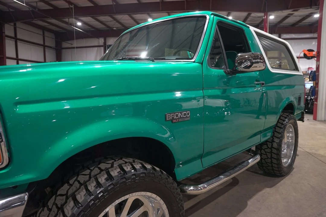 1995 Ford Bronco 5th Gen - Image 29 of 31