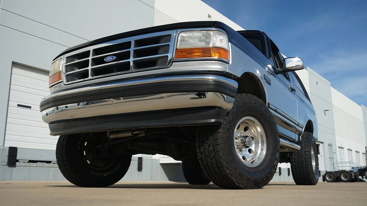 1995 Ford Bronco 5th Gen - Image 5 of 12
