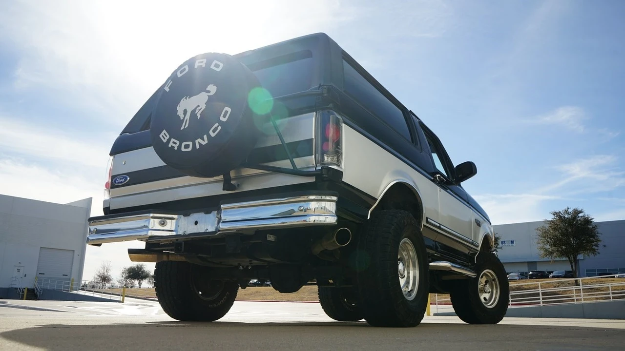 1995 Ford Bronco 5th Gen - Image 18 of 21