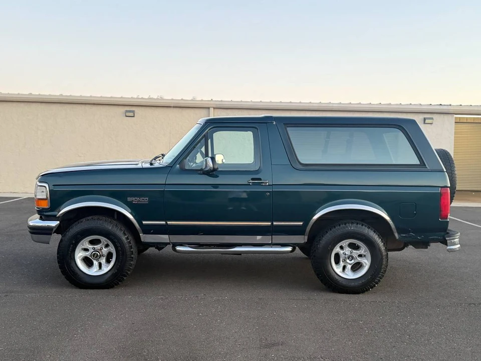 1995 Ford Bronco 5th Gen - Image 2 of 12