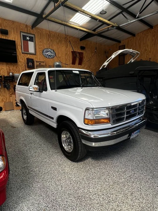 1995 Ford Bronco 5th Gen - Image 3 of 17