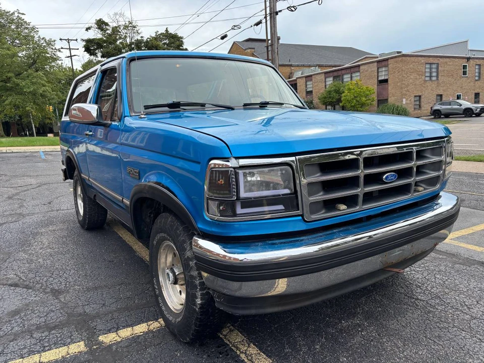1995 Ford Bronco 5th Gen - Image 2 of 11