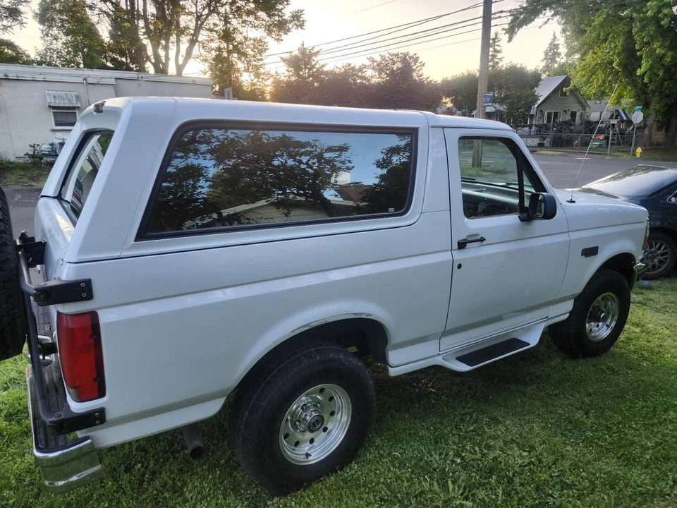 1995 Ford Bronco 5th Gen - Image 2 of 8