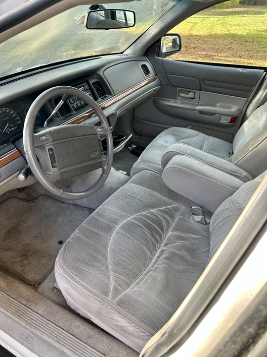 1995 Ford Crown Victoria - Image 4 of 5