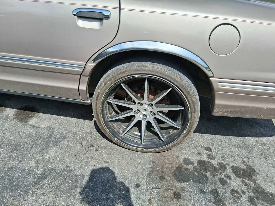 1995 Ford Crown Victoria - Image 4 of 5