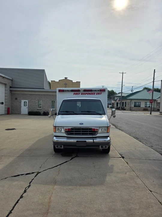 1995 Ford Econoline Van - Image 2 of 11