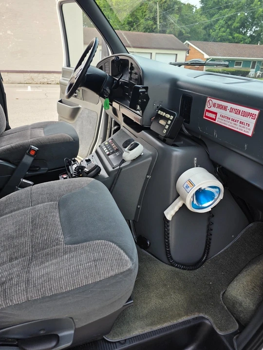 1995 Ford Econoline Van - Image 4 of 11