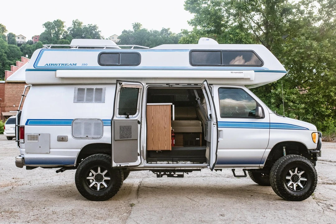 1995 Ford Econoline Van - Image 3 of 31