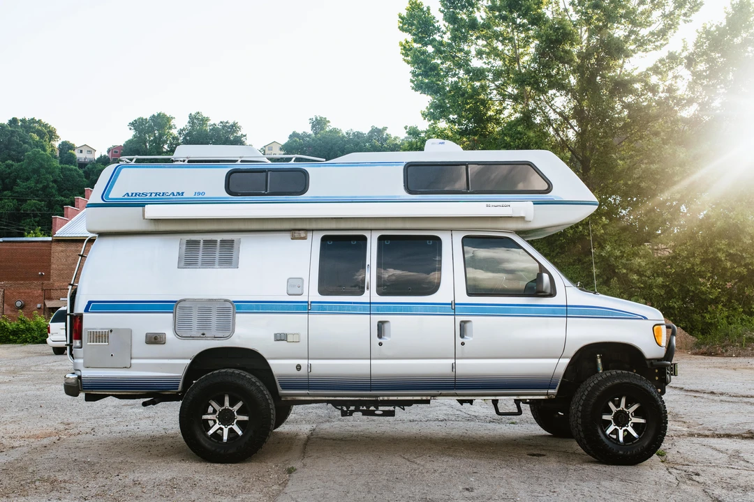 1995 Ford Econoline Van - Image 9 of 31