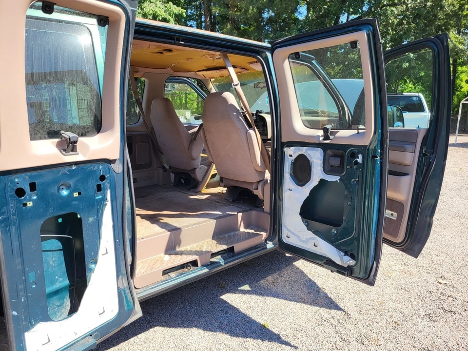 1995 Ford Econoline Van - Image 6 of 14