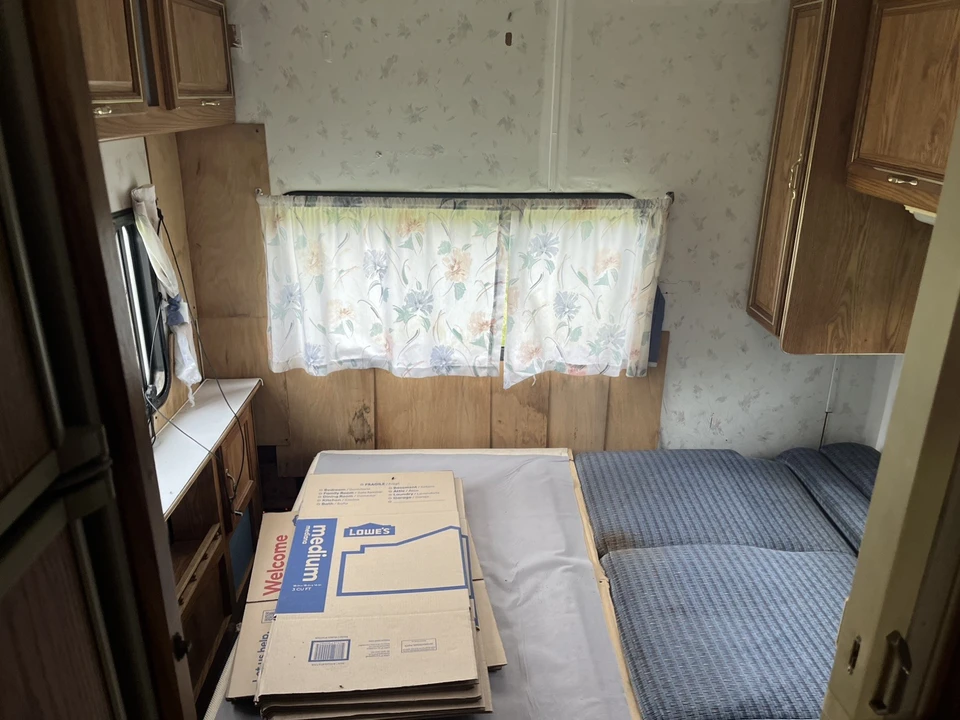 1995 Ford Econoline Van - Image 9 of 20