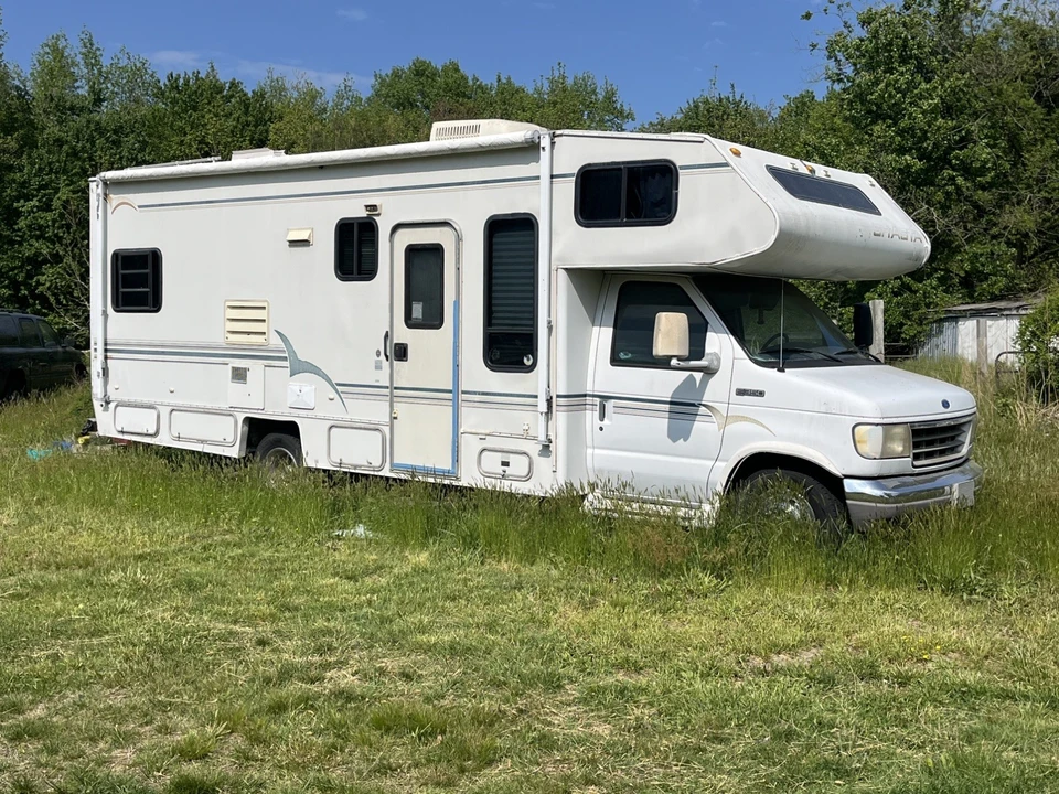 1995 Ford Econoline Van - Image 2 of 20