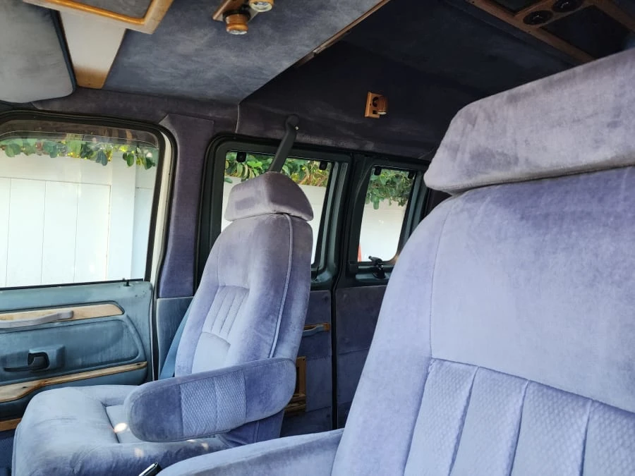 1995 Ford Econoline Van - Image 9 of 15
