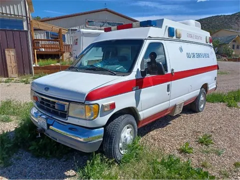 1995 Ford E350 Ambulance Camper Conversion