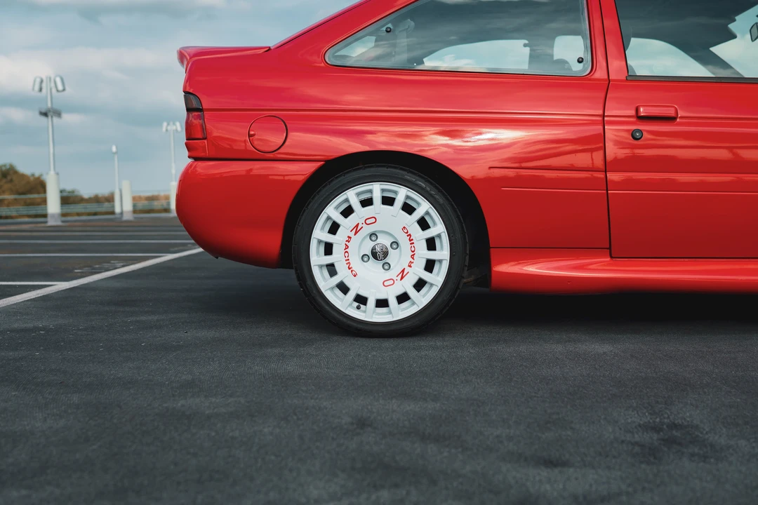 1994 Ford Escort RS Cosworth - Image 29 of 31
