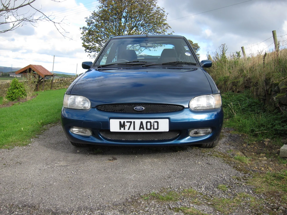 1995 Ford Escort - Image 7 of 11