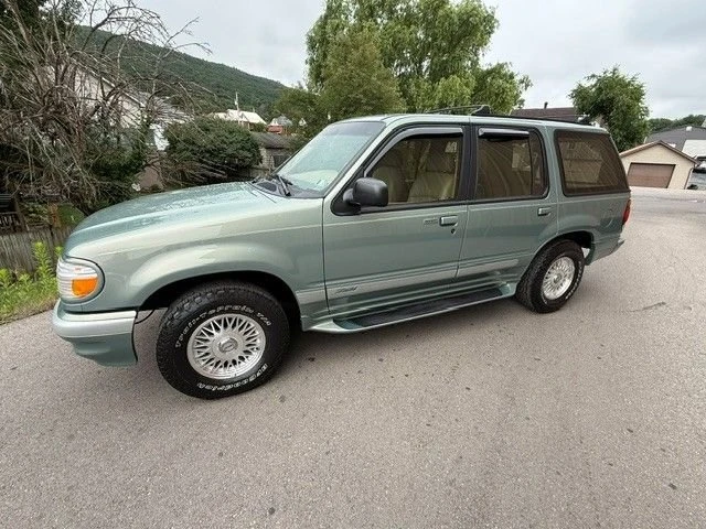 1995 Ford Explorer 2nd Gen - Image 2 of 28