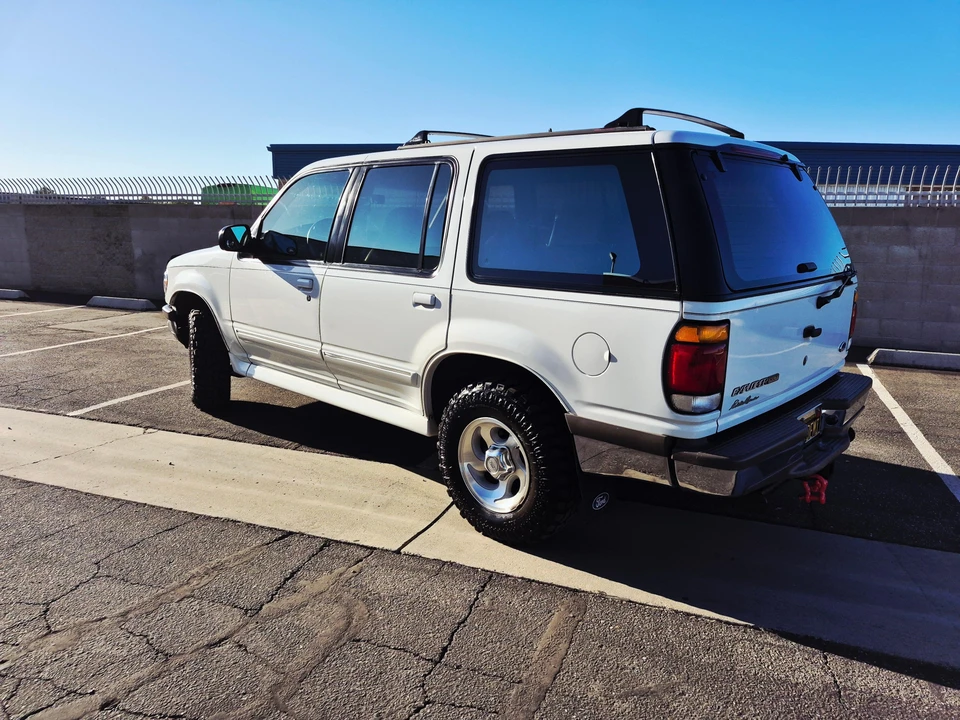 1995 Ford Explorer 2nd Gen - Image 9 of 31