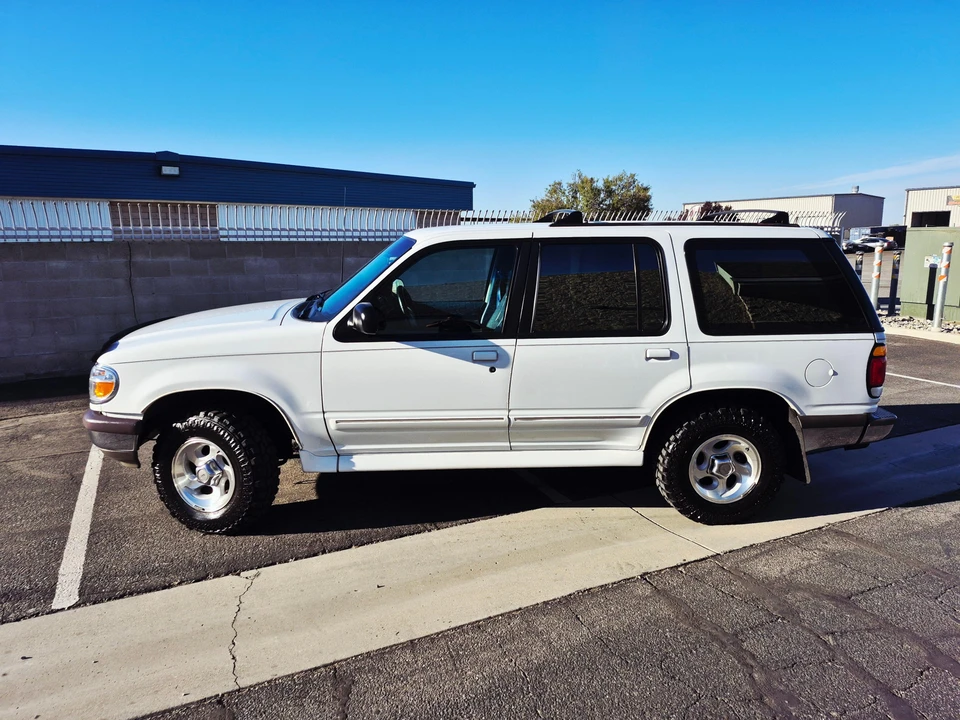 1995 Ford Explorer 2nd Gen - Image 8 of 31