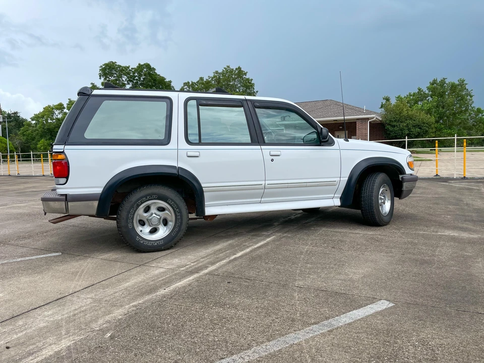 1995 Ford Explorer 2nd Gen - Image 12 of 30