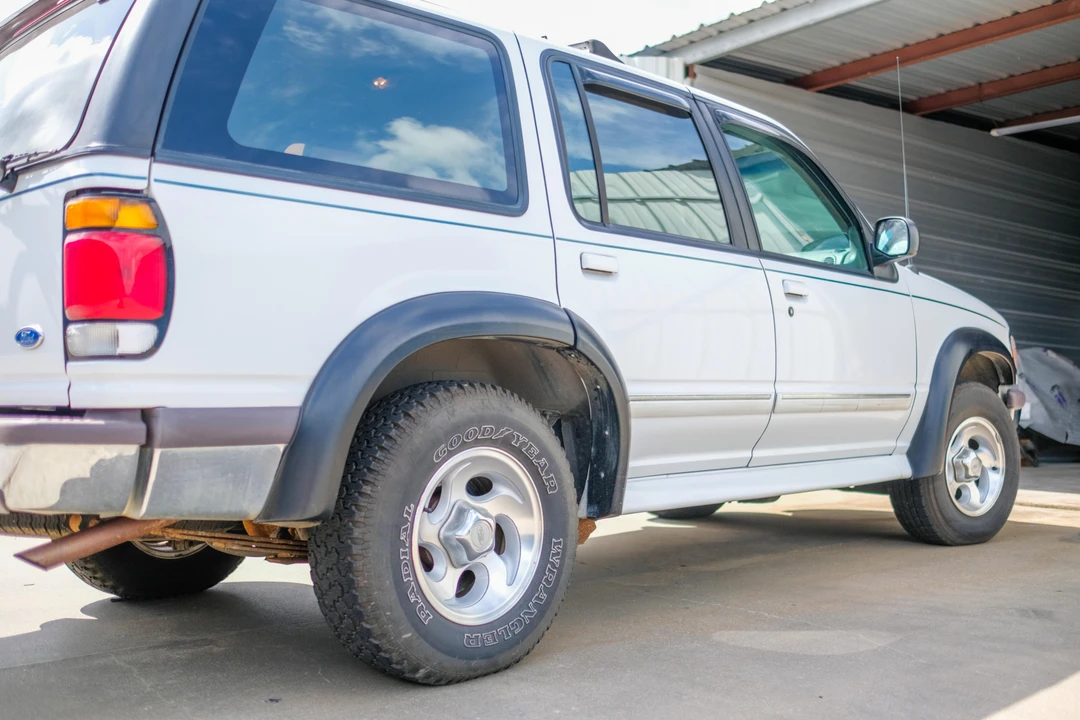 1995 Ford Explorer 2nd Gen - Image 11 of 30