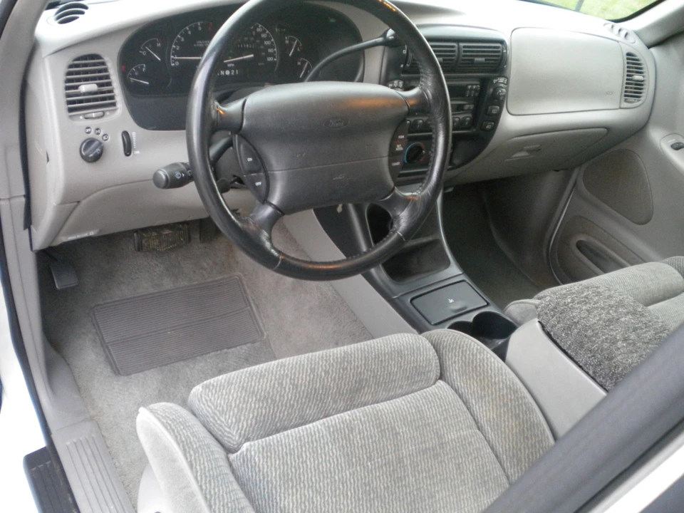 1995 Ford Explorer 2nd Gen - Image 17 of 21