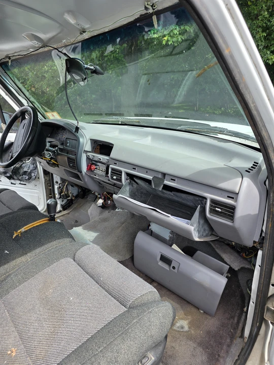 1995 Ford F-150 SVT Lightning 9th Gen - Image 16 of 31