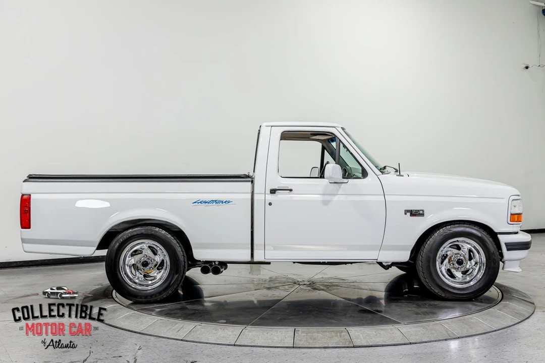1995 Ford F-150 SVT Lightning 9th Gen - Image 25 of 31