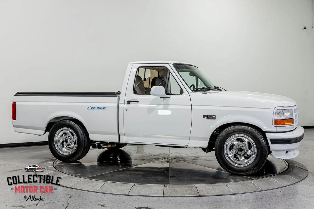 1995 Ford F-150 SVT Lightning 9th Gen - Image 26 of 31