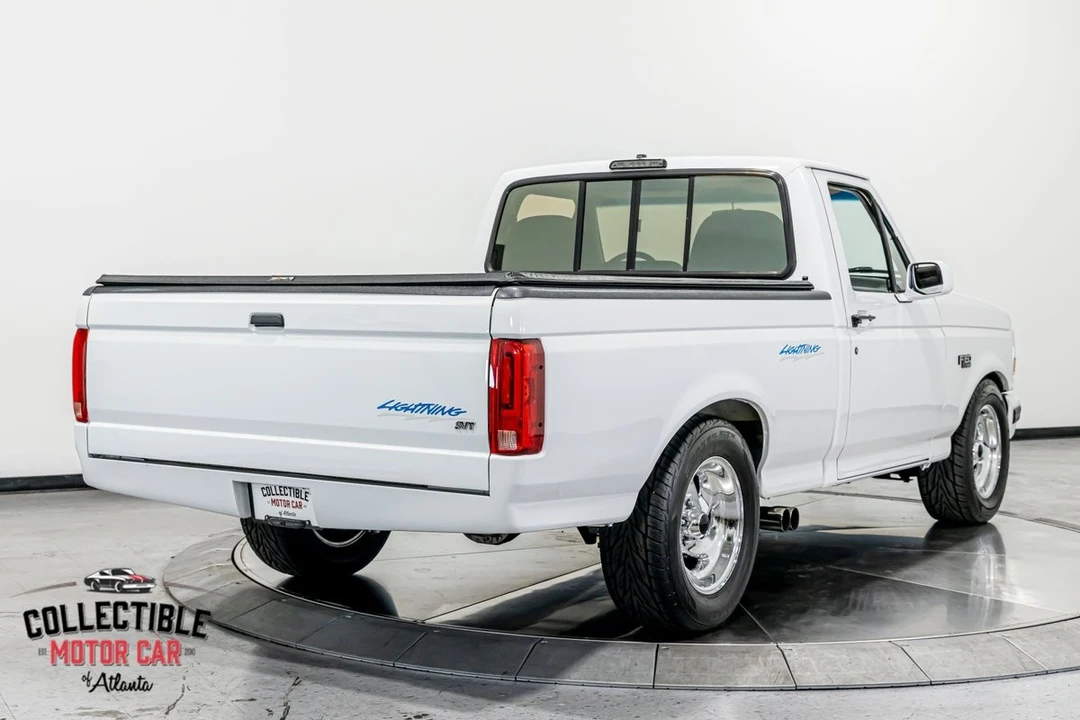 1995 Ford F-150 SVT Lightning 9th Gen - Image 21 of 31