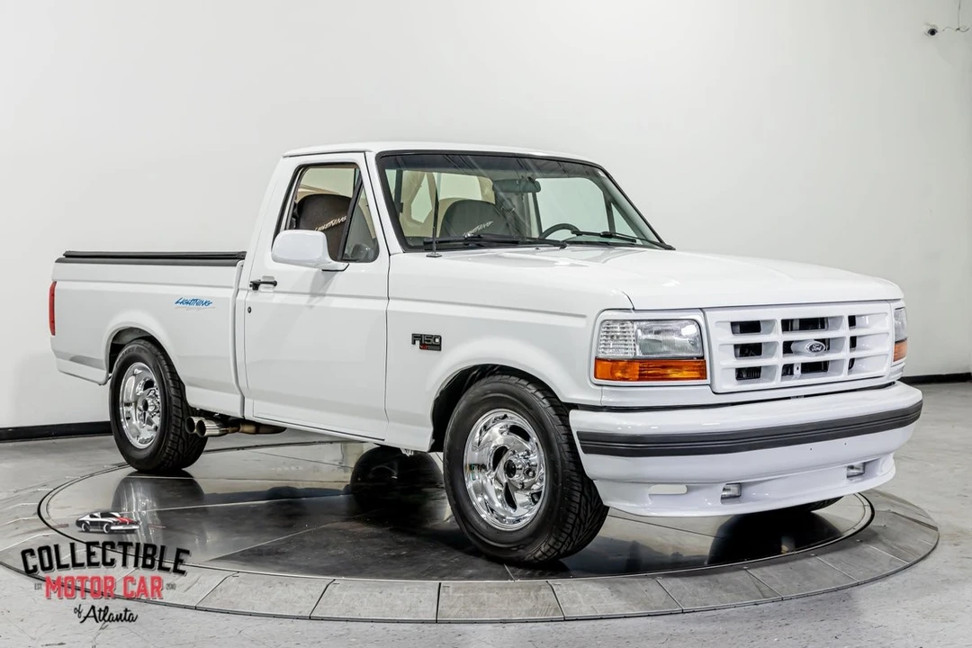 1995 Ford F-150 SVT Lightning 9th Gen - Image 28 of 31