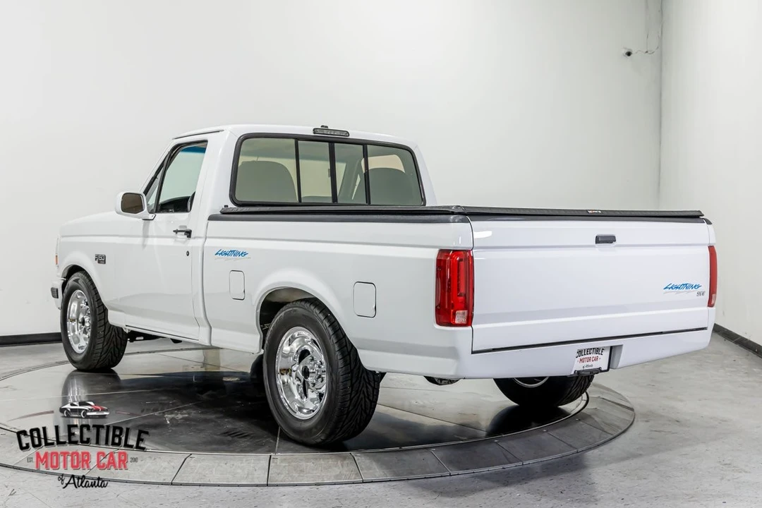 1995 Ford F-150 SVT Lightning 9th Gen - Image 17 of 31