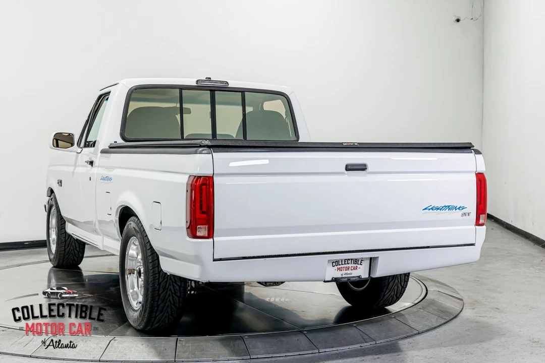 1995 Ford F-150 SVT Lightning 9th Gen - Image 18 of 31