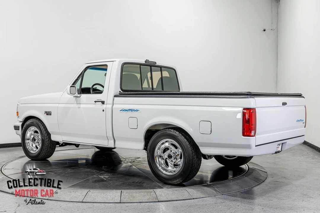 1995 Ford F-150 SVT Lightning 9th Gen - Image 16 of 31