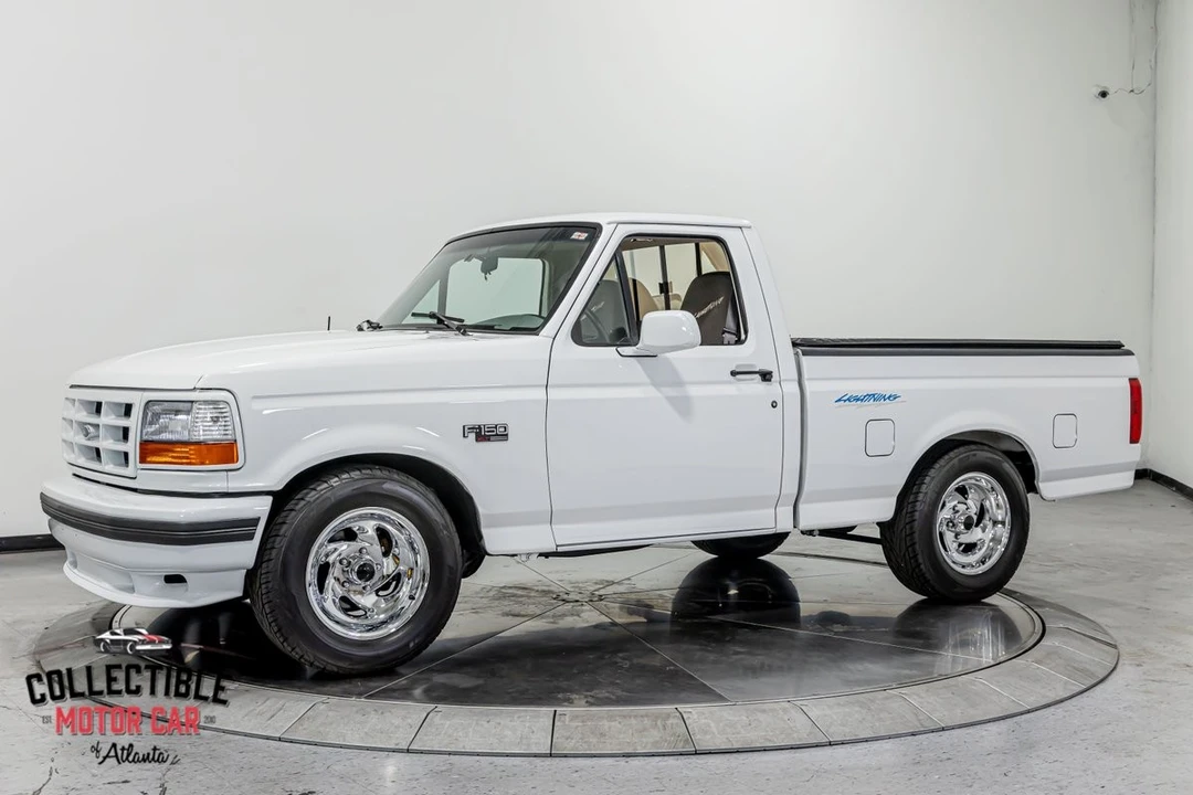 1995 Ford F-150 SVT Lightning 9th Gen - Image 12 of 31