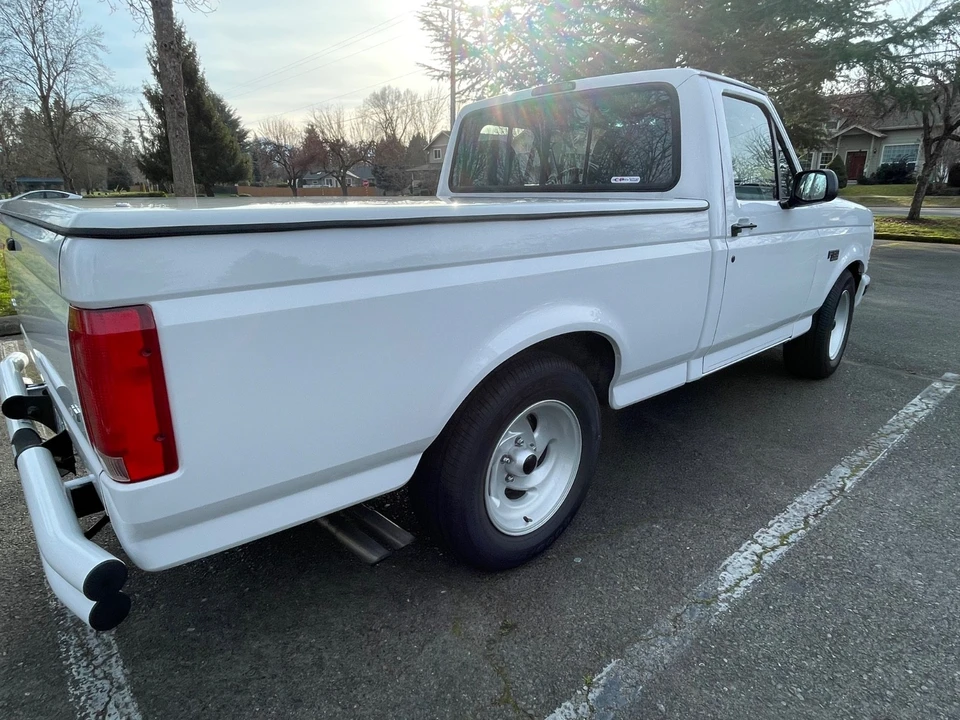 1995 Ford F-150 SVT Lightning 9th Gen - Image 8 of 21