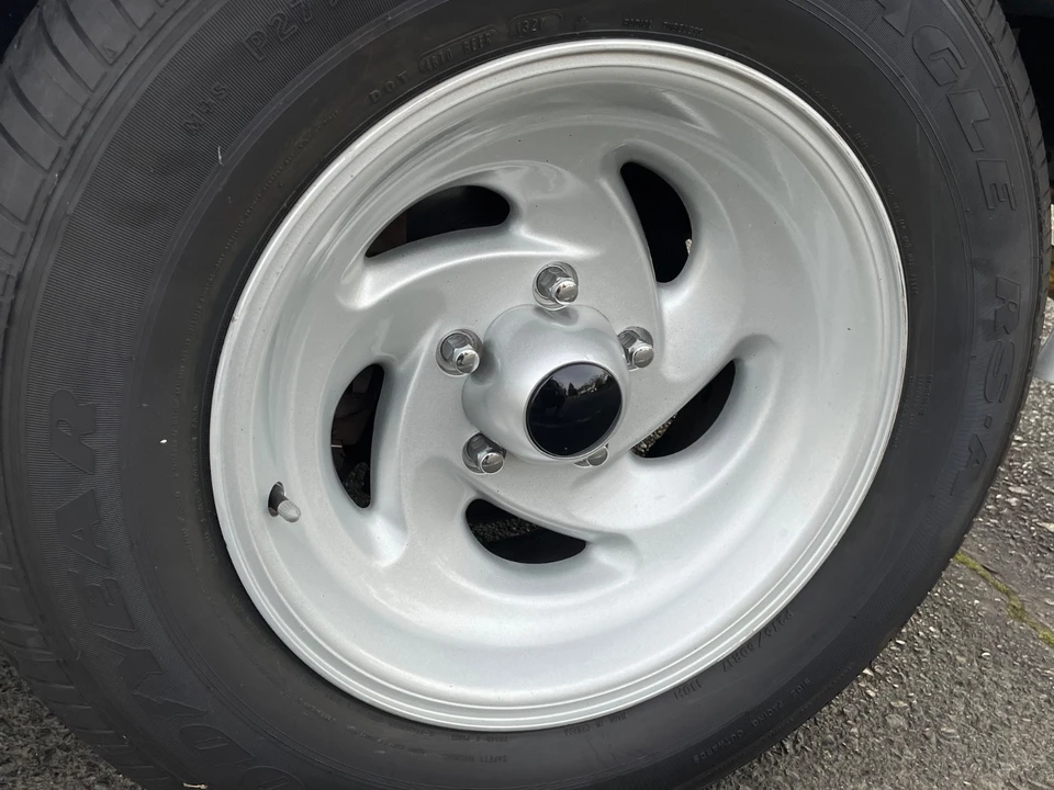 1995 Ford F-150 SVT Lightning 9th Gen - Image 11 of 21
