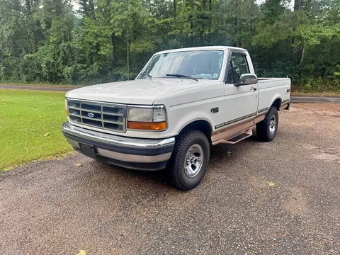 1995 Ford F-150 XLT Pickup 2D 6 1/2 ft