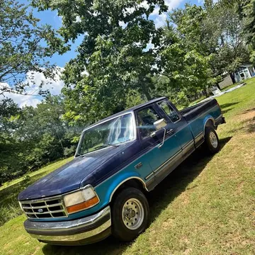 1995 Ford F-150 XLT Pickup 2D 6 1/2 ft