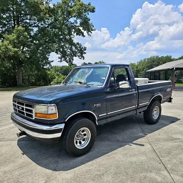 1995 Ford F-150 XLT Pickup 2D 6 1/2 ft