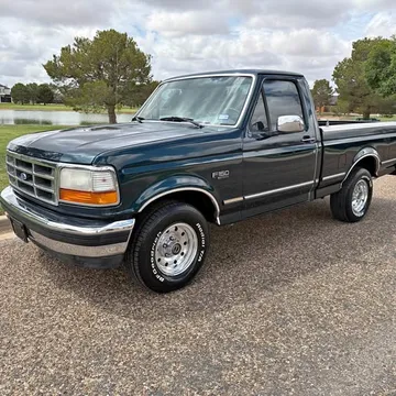 1995 Ford F-150 XLT Pickup 2D 6 1/2 ft