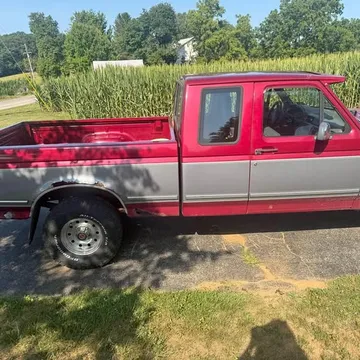 1995 Ford F-150 XLT Pickup 2D 6 1/2 ft