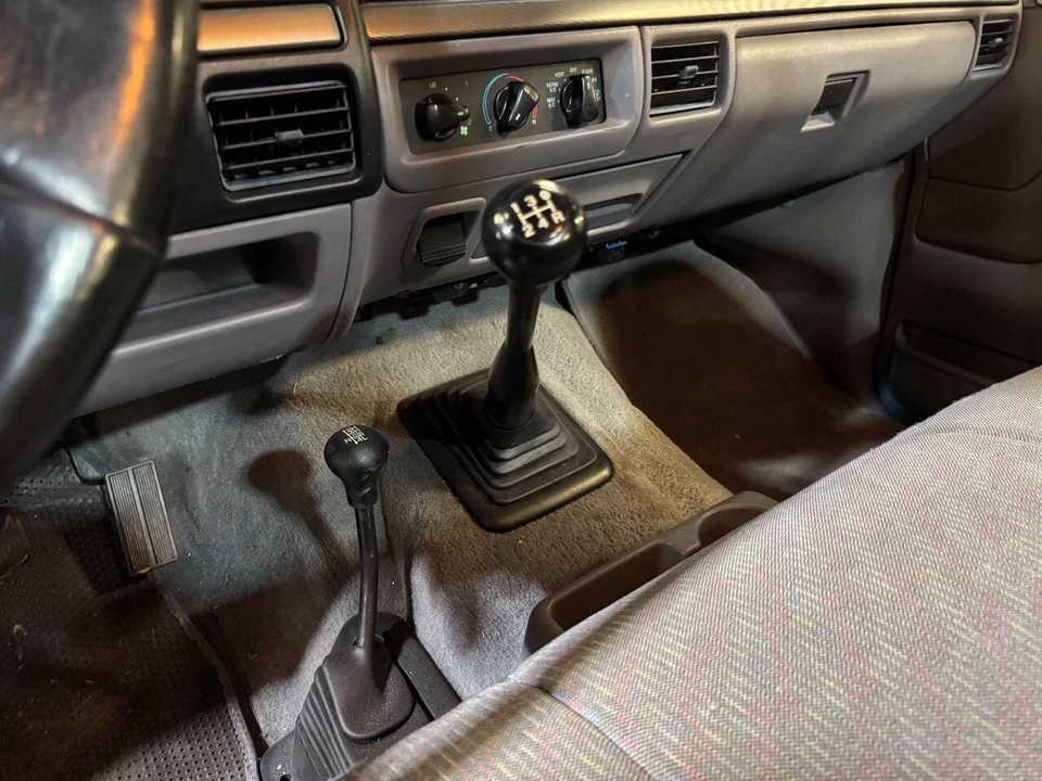 1995 Ford F-Series 9th Gen - Image 2 of 12